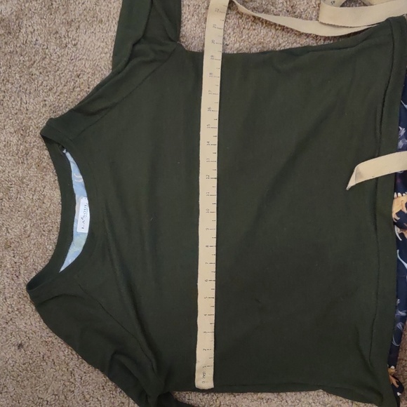 SLIGHTLY USED L.A SOUL LONG SLEEVE FOREST GREEN WITH DINOSAUR PATTERN LINNING - Picture 8 of 8